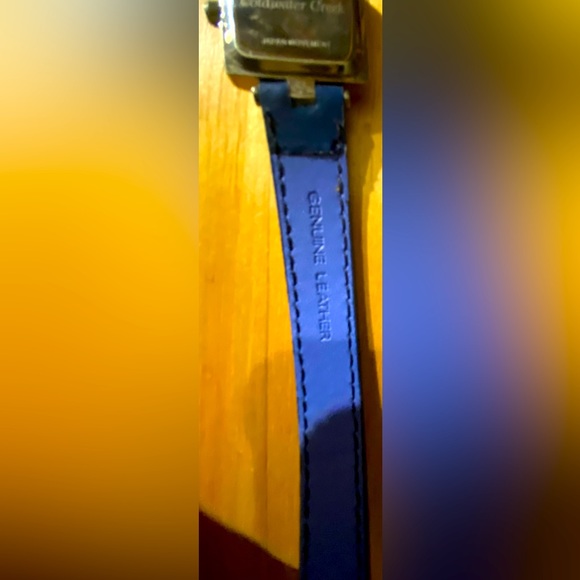 Cold water Creek ladies wrist watch. Genuine leather band. - Picture 4 of 6